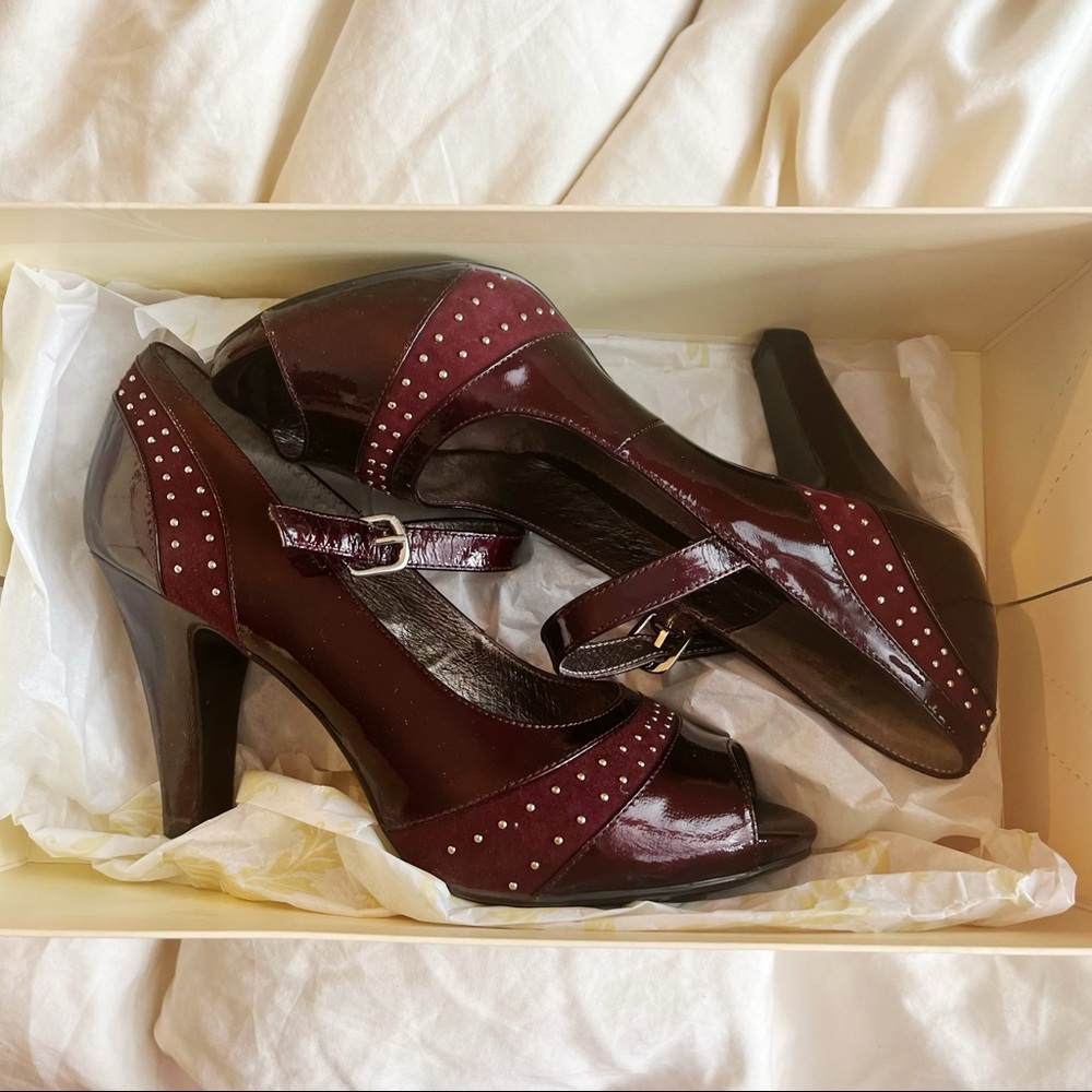 Sofft Burgundy Open Toed Peep Toe Studded Buckle Heels Pumps